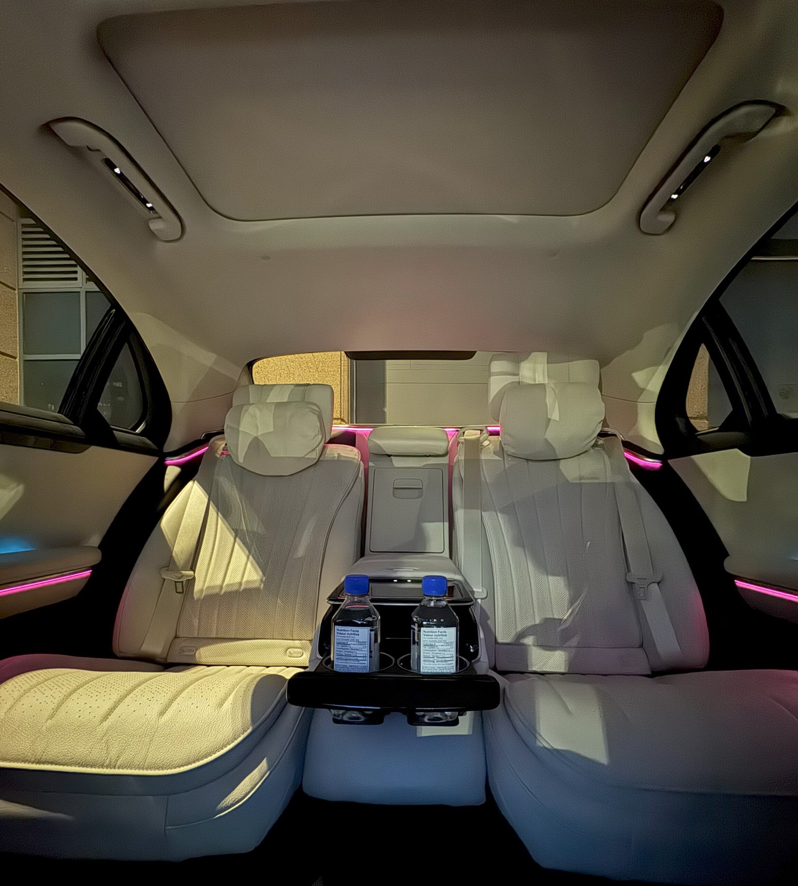 Blackwaze First Class Sedan