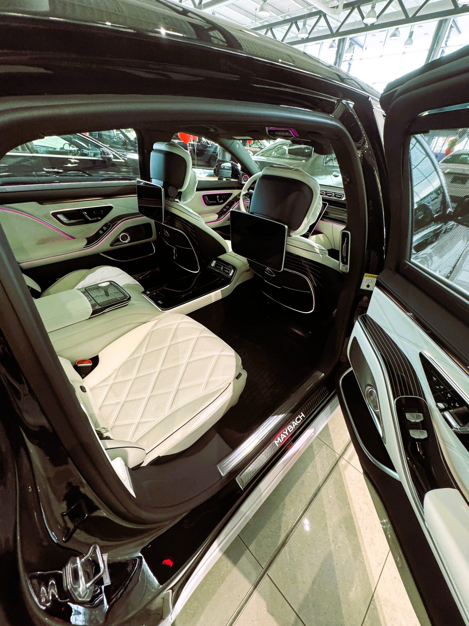 Blackwaze Maybach Chauffeur Car Service